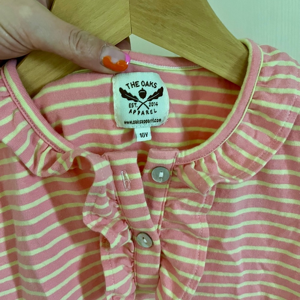 The Oaks girls stripe shirt 🩷 Henley collar with ruffles